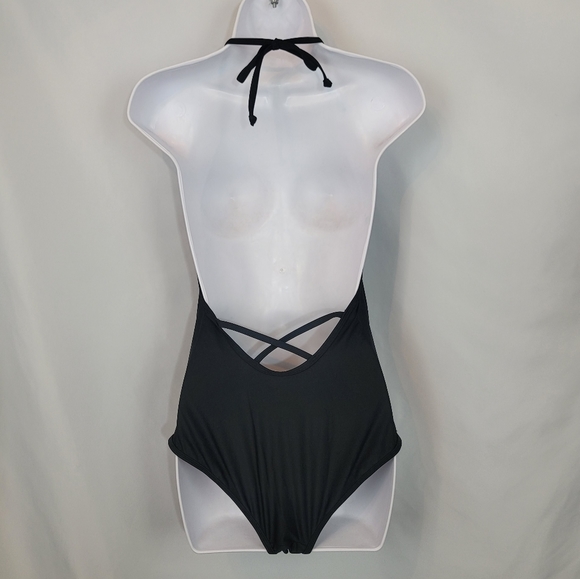 ❤ 3/$25 Boohoo Swimsuit - Picture 4 of 7